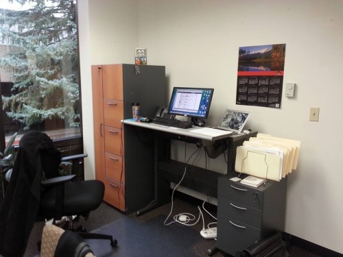 Standing desk - benefits of standing at work - Major